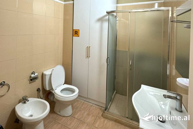 🏥 Klinike Gjinekologjike me Qera tek Liqeni i Thate (bashkekohore, e kompletuar me eko+pajisje)