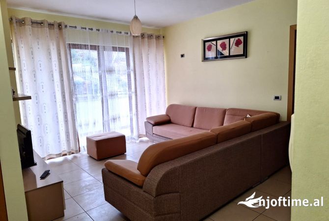 Shtepi me qera 3+1 ne Tirane - 42,000 Leke