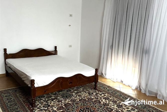 Shtepi me qera Apartament ne Tirane, 2+1, Mobilimi E mobiluar, Pagesa 40,000  Leke.