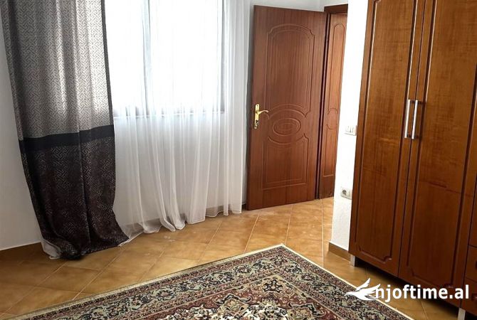 Shtepi me qera Apartament ne Tirane, 2+1, Mobilimi E mobiluar, Pagesa 40,000  Leke.
