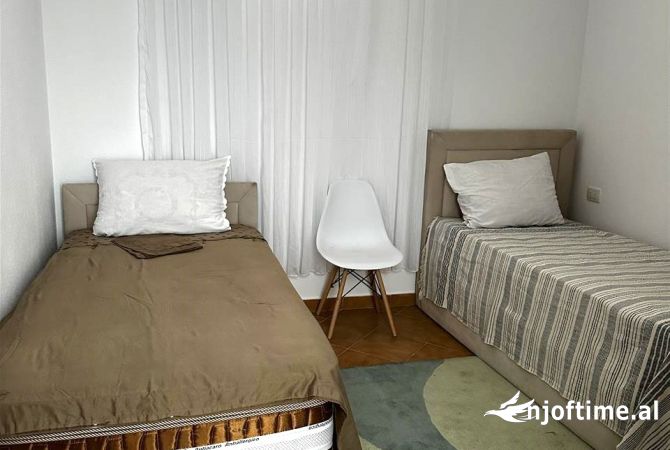 Shtepi me qera Apartament ne Tirane, 2+1, Mobilimi E mobiluar, Pagesa 40,000  Leke.