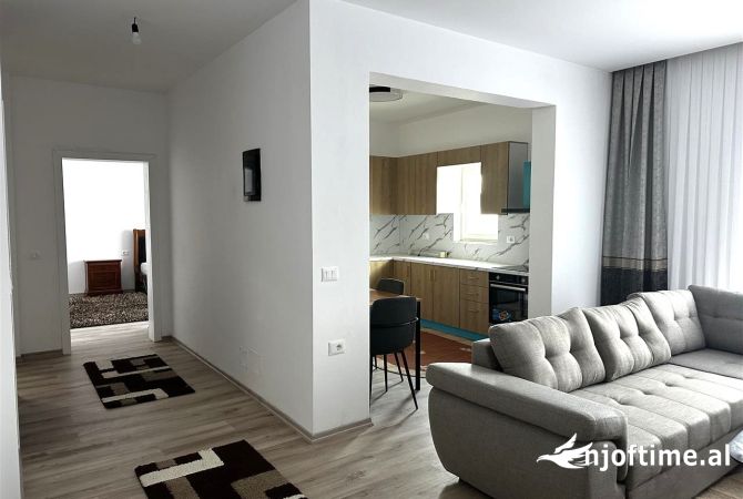 Shtepi me qera 3+1 ne Tirane - 65,000 Leke
