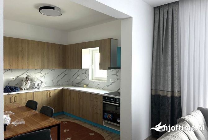 Shtepi me qera 3+1 ne Tirane - 65,000 Leke