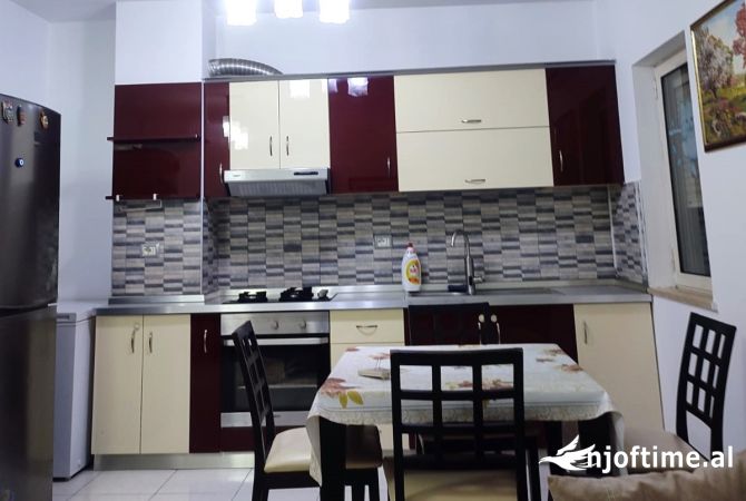 Shtepi me qera 2+1 ne Tirane - 550 Euro