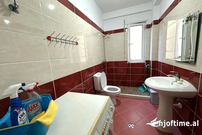 Shtepi me qera Apartament ne Tirane, 2+1, Mobilimi E mobiluar, Pagesa 550  Euro.