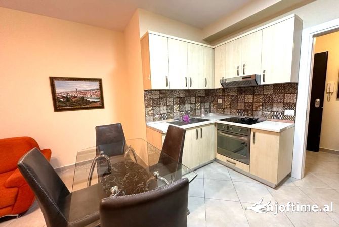Shtepi me qera 2+1 ne Tirane - 550 Euro