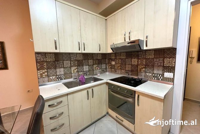 Shtepi me qera Apartament ne Tirane, 2+1, Mobilimi E mobiluar, Pagesa 550  Euro.