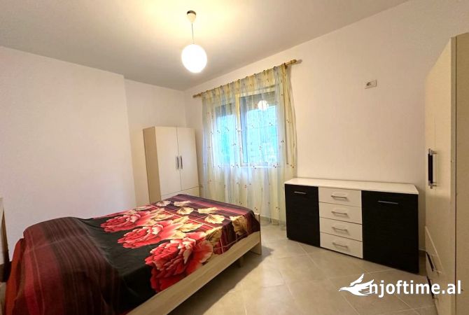 Shtepi me qera Apartament ne Tirane, 2+1, Mobilimi E mobiluar, Pagesa 550  Euro.