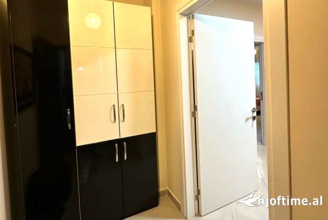 Shtepi me qera Apartament ne Tirane, 2+1, Mobilimi E mobiluar, Pagesa 550  Euro.