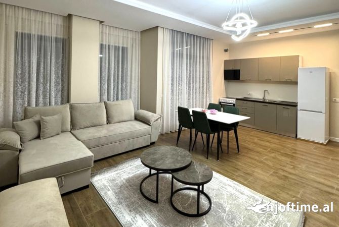 Shtepi me qera 2+1 ne Tirane - 60,000 Leke