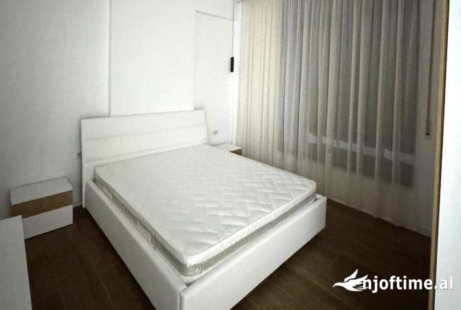Shtepi me qera Apartament ne Tirane, 2+1, Mobilimi E mobiluar, Pagesa 60,000  Leke.
