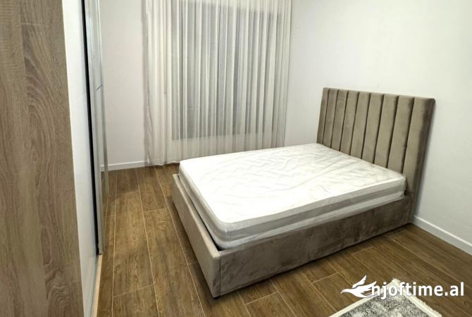 Shtepi me qera Apartament ne Tirane, 2+1, Mobilimi E mobiluar, Pagesa 60,000  Leke.