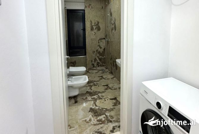 Shtepi me qera Apartament ne Tirane, 2+1, Mobilimi E mobiluar, Pagesa 60,000  Leke.