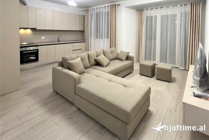 Shtepi me qera 2+1 ne Tirane - 65,000 Leke