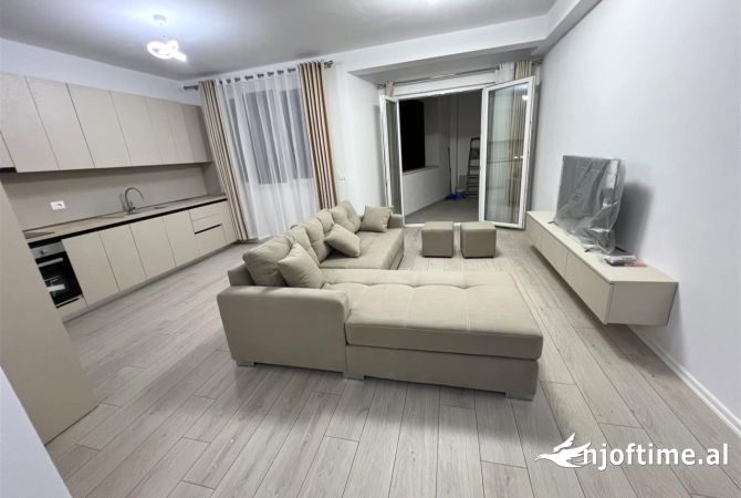 Shtepi me qera 2+1 ne Tirane - 65,000 Leke