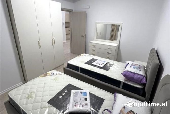 Shtepi me qera Apartament ne Tirane, 2+1, Mobilimi E mobiluar, Pagesa 65,000  Leke.