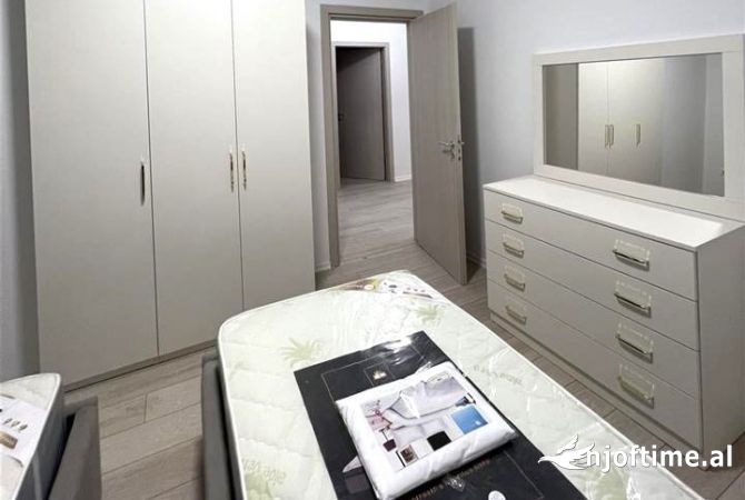 Shtepi me qera Apartament ne Tirane, 2+1, Mobilimi E mobiluar, Pagesa 65,000  Leke.