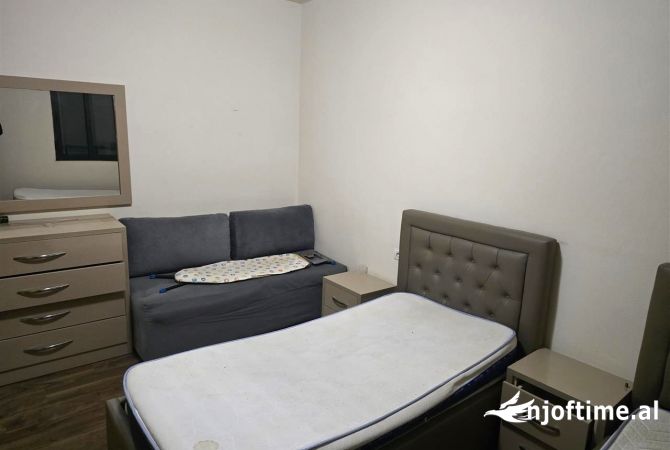 Shtepi me qera 1+1 ne Tirane - 40,000 Leke