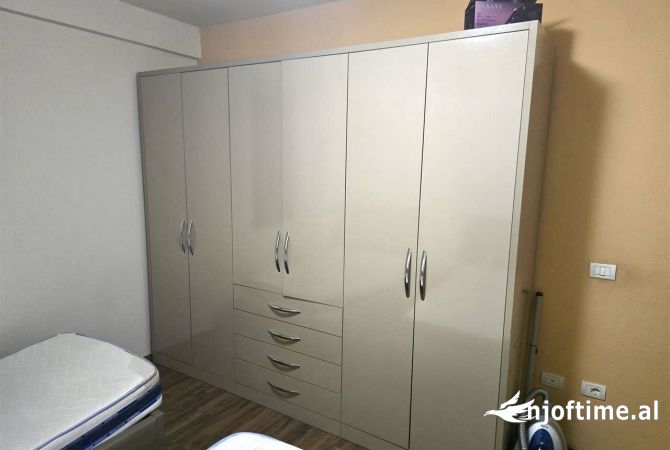 Shtepi me qera 1+1 ne Tirane - 40,000 Leke