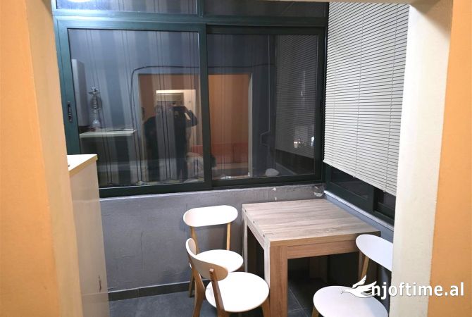 Shtepi me qera Apartament ne Tirane, 1+1, Mobilimi E mobiluar, Pagesa 40,000  Leke.