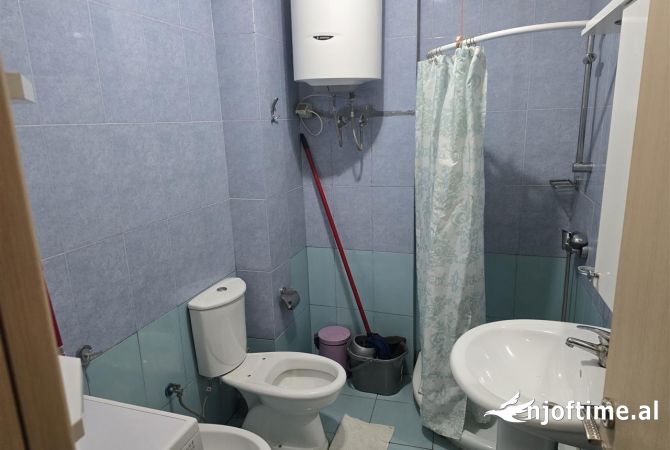 Shtepi me qera Apartament ne Tirane, 1+1, Mobilimi E mobiluar, Pagesa 40,000  Leke.