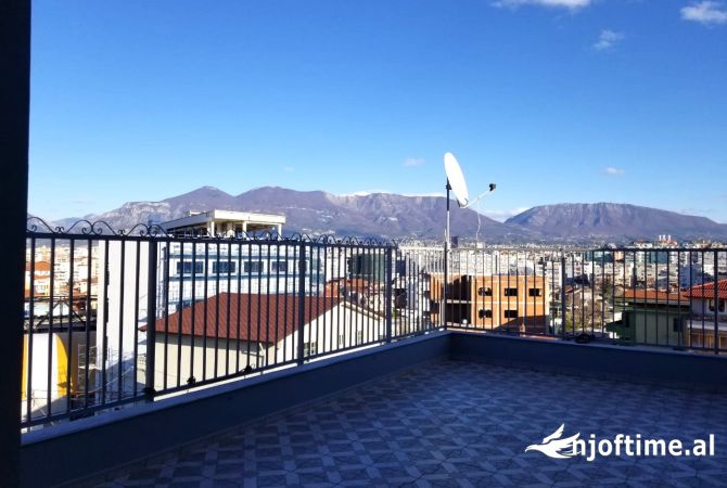 Shtepi ne shitje Shtepi Private ne Tirane, 7+1, Mobilimi E mobiluar, Pagesa 730,000  Euro.