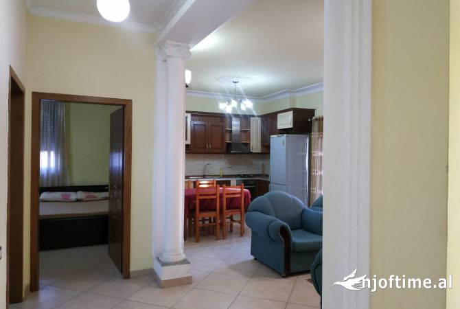 Shtepi me qera Shtepi Private ne Tirane, 7+1, Mobilimi E mobiluar, Pagesa 3,200  Euro.