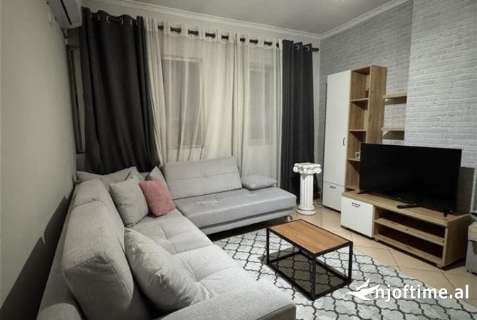 Shtepi me qera 1+1 ne Tirane - 40,000 Leke