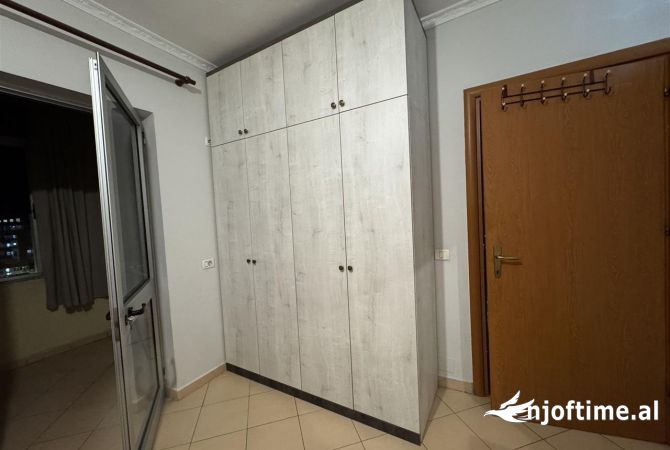 Shtepi me qera Apartament ne Tirane, 1+1, Mobilimi E mobiluar, Pagesa 40,000  Leke.