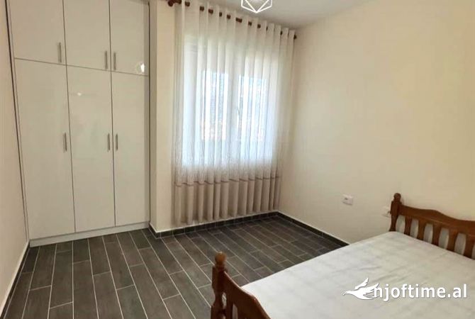 Shtepi me qera Apartament ne Tirane, 2+1, Mobilimi E mobiluar, Pagesa 500  Euro.