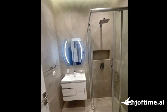 Shtepi me qera Apartament ne Tirane, 2+1, Mobilimi E mobiluar, Pagesa 1,300  Euro.