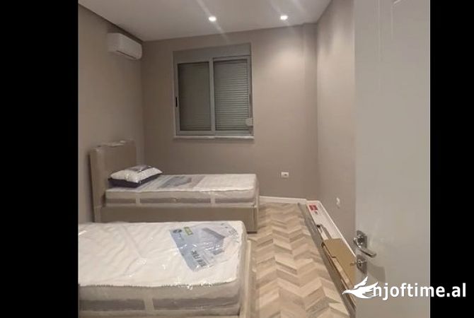 Shtepi me qera Apartament ne Tirane, 2+1, Mobilimi E mobiluar, Pagesa 1,300  Euro.
