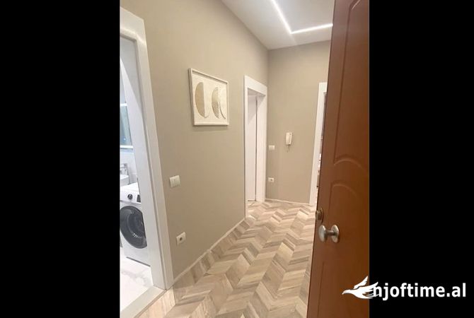 Shtepi me qera 2+1 ne Tirane - 1,300 Euro
