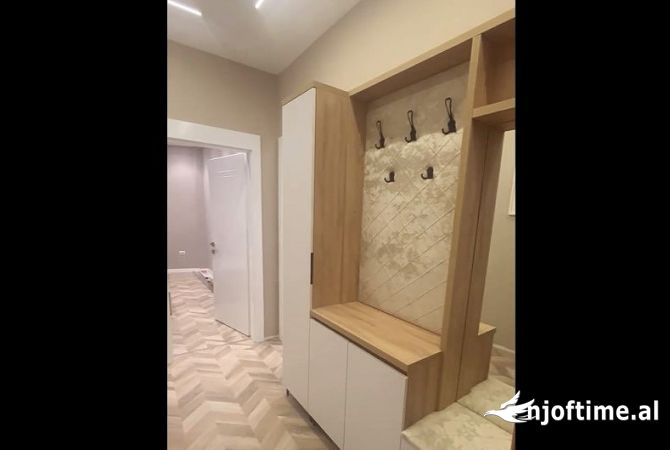 Shtepi me qera 2+1 ne Tirane - 1,300 Euro