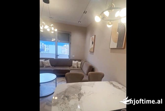 Shtepi me qera Apartament ne Tirane, 2+1, Mobilimi E mobiluar, Pagesa 1,300  Euro.