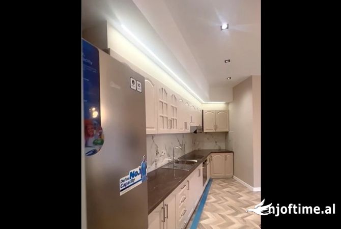 Shtepi me qera Apartament ne Tirane, 2+1, Mobilimi E mobiluar, Pagesa 1,300  Euro.