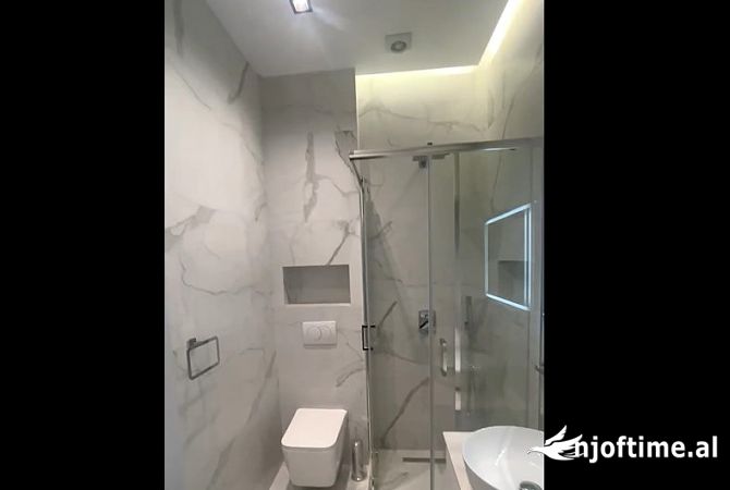 Shtepi me qera Apartament ne Tirane, 2+1, Mobilimi E mobiluar, Pagesa 1,300  Euro.