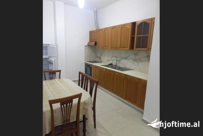 Shtepi me qera 2+1 ne Tirane - 37,000 Leke