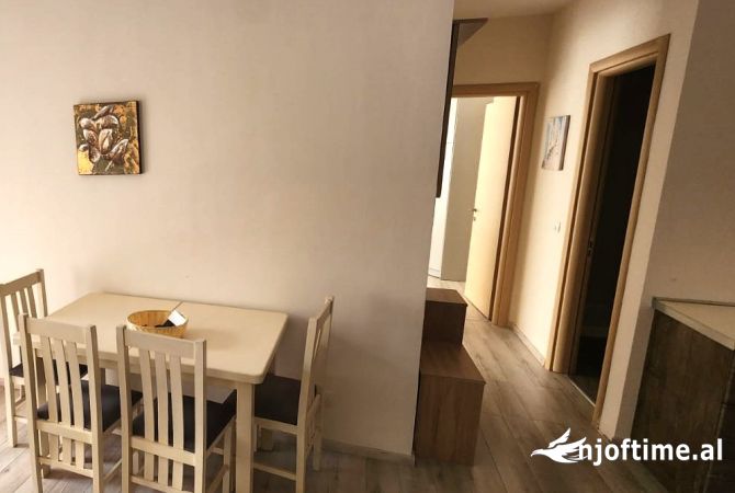 Shtepi me qera Apartament ne Tirane, 2+1, Mobilimi E mobiluar, Pagesa 700  Euro.