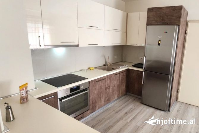 Shtepi me qera Apartament ne Tirane, 2+1, Mobilimi E mobiluar, Pagesa 700  Euro.