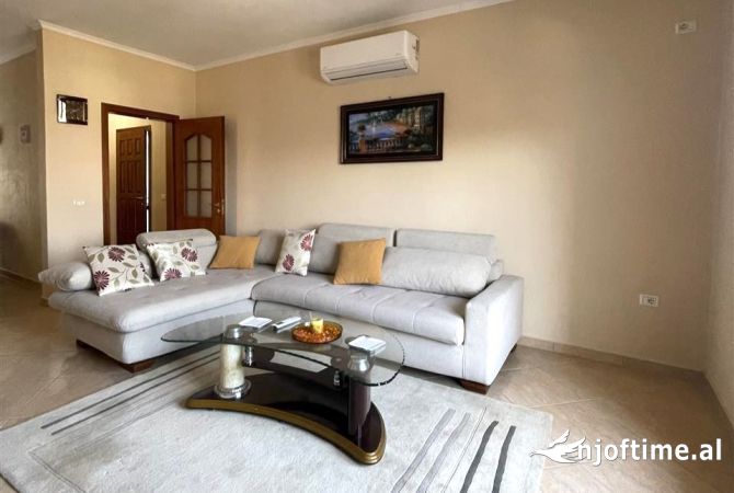 Shtepi me qera 3+1 ne Tirane - 450 Euro