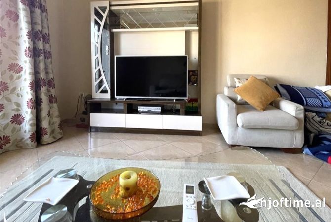 Shtepi me qera 3+1 ne Tirane - 450 Euro