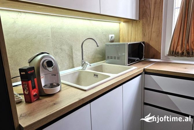 Shtepi me qera Apartament ne Tirane, 1+1, Mobilimi E mobiluar, Pagesa 60,000  Leke.