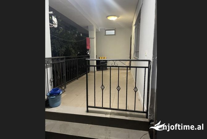 Shtepi me qera Apartament ne Tirane, 1+1, Mobilimi E mobiluar, Pagesa 35,000  Leke.