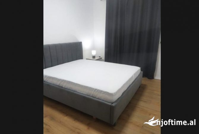 Shtepi me qera Apartament ne Tirane, 1+1, Mobilimi E mobiluar, Pagesa 550  Euro.
