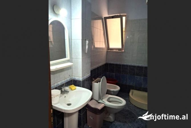 Shtepi me qera Apartament ne Tirane, 1+1, Mobilimi E mobiluar, Pagesa 300  Euro.