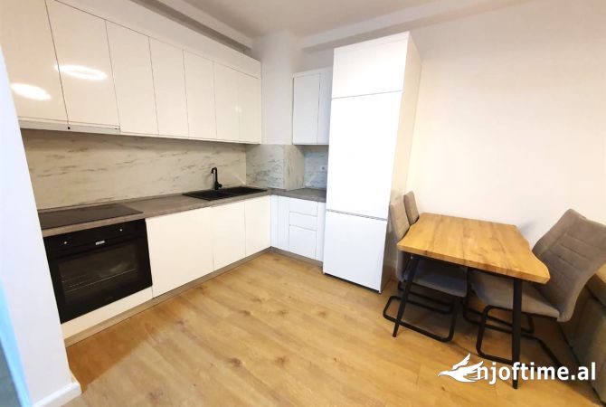 Shtepi me qera 2+1 ne Tirane - 50,000 Leke