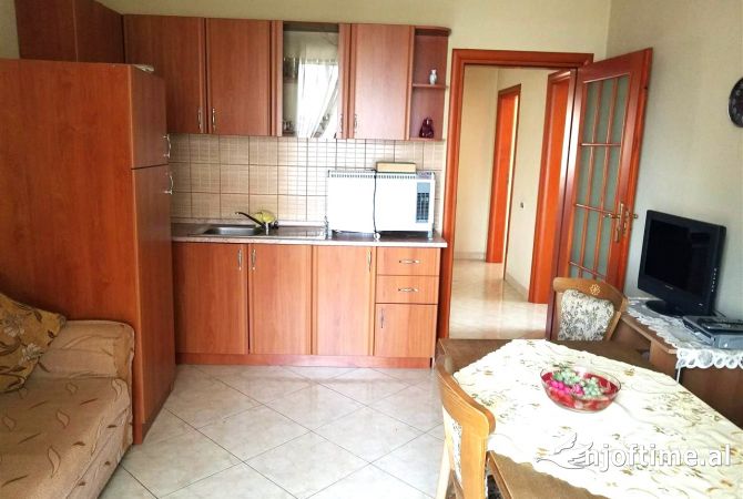 Shtepi me qera 2+1 ne Tirane - 40,000 Leke
