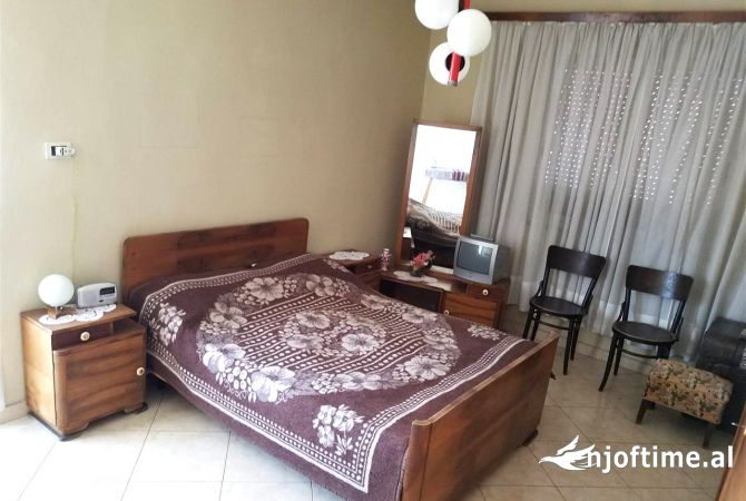 Shtepi me qera Apartament ne Tirane, 2+1, Mobilimi E mobiluar, Pagesa 40,000  Leke.