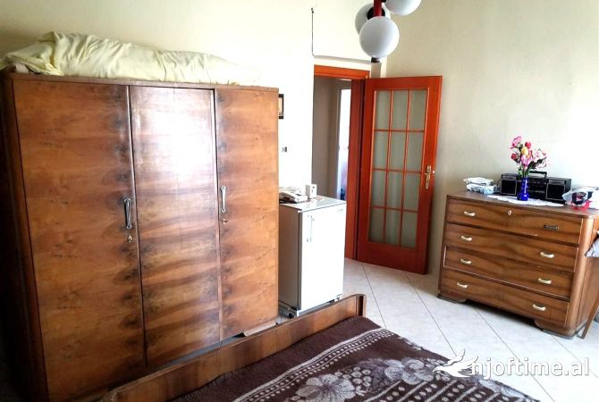 Shtepi me qera Apartament ne Tirane, 2+1, Mobilimi E mobiluar, Pagesa 40,000  Leke.